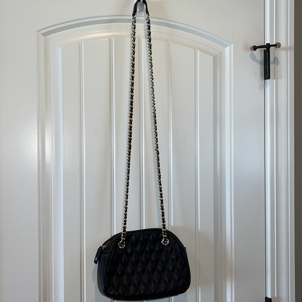 Talbots Classic classic black quilted leather adjustable chain strap purse - Picture 4 of 15